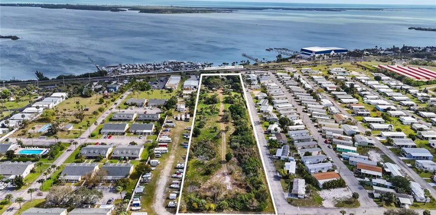 Land in Micco, Florida № 1400413