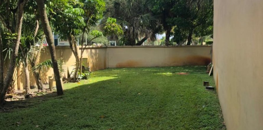 Touwnhouse à Hollywood, Floride 4 chambres, 195.09 m2 № 1179628