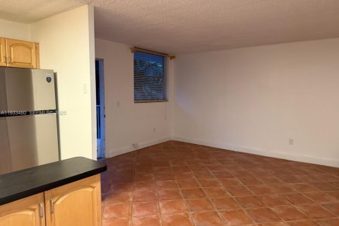 Снять в аренду кондоминиум в Норт-Бей-Виллидж, Флорида 1 спальня, 57.6м2, № 1992363 - фото 5