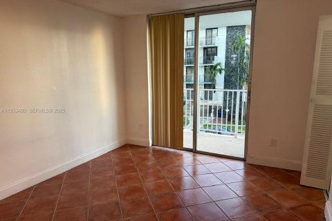 Снять в аренду кондоминиум в Норт-Бей-Виллидж, Флорида 1 спальня, 57.6м2, № 1992363 - фото 14
