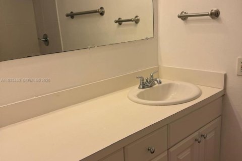 Снять в аренду кондоминиум в Норт-Бей-Виллидж, Флорида 1 спальня, 57.6м2, № 1992363 - фото 8