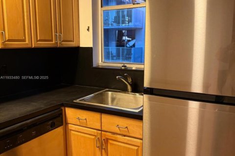 Снять в аренду кондоминиум в Норт-Бей-Виллидж, Флорида 1 спальня, 57.6м2, № 1992363 - фото 3