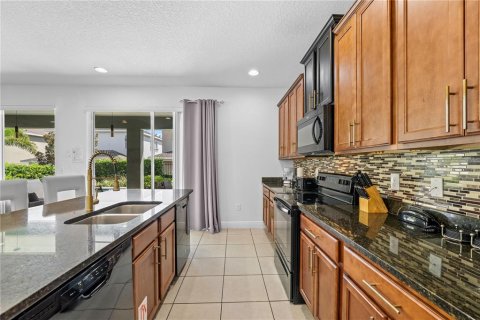 Casa en venta en Kissimmee, Florida, 5 dormitorios, 238.76 m2 № 1758316 - foto 17