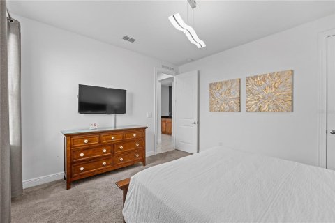 Casa en venta en Kissimmee, Florida, 5 dormitorios, 238.76 m2 № 1758316 - foto 25