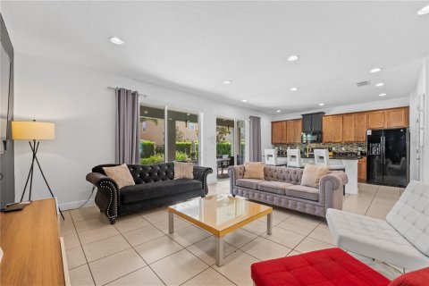 Casa en venta en Kissimmee, Florida, 5 dormitorios, 238.76 m2 № 1758316 - foto 11