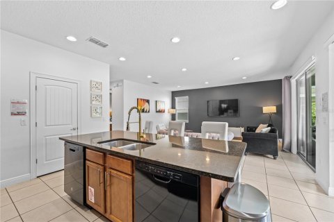 Casa en venta en Kissimmee, Florida, 5 dormitorios, 238.76 m2 № 1758316 - foto 15