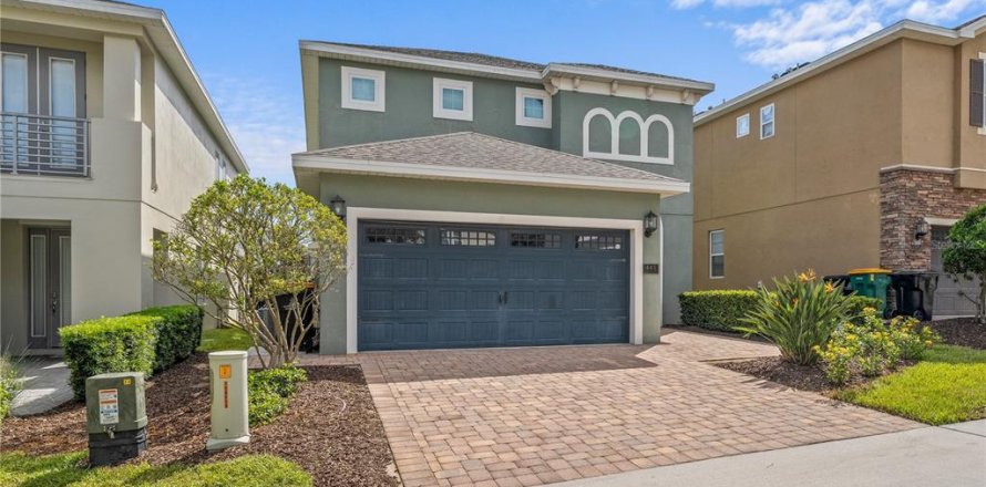 Casa en Kissimmee, Florida 5 dormitorios, 238.76 m2 № 1758316