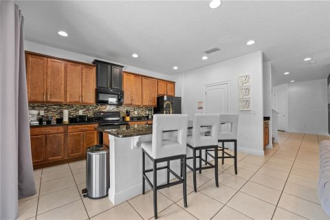 Casa en venta en Kissimmee, Florida, 5 dormitorios, 238.76 m2 № 1758316 - foto 13