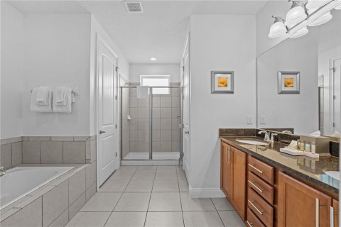 Casa en venta en Kissimmee, Florida, 5 dormitorios, 238.76 m2 № 1758316 - foto 30