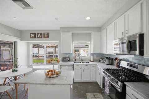 Casa en venta en Lutz, Florida, 5 dormitorios, 204.85 m2 № 2330924 - foto 14