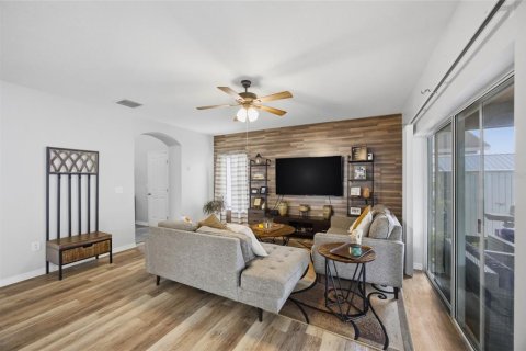 Casa en venta en Lutz, Florida, 5 dormitorios, 204.85 m2 № 2330924 - foto 9