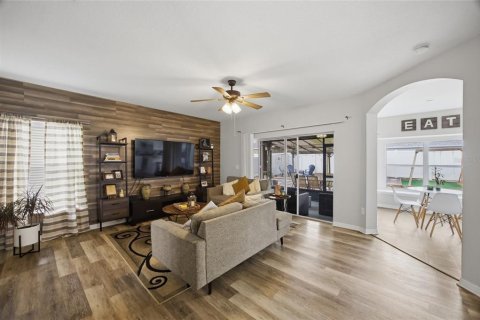 Casa en venta en Lutz, Florida, 5 dormitorios, 204.85 m2 № 2330924 - foto 8