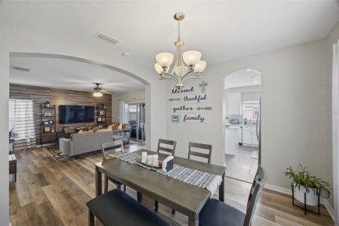 Casa en venta en Lutz, Florida, 5 dormitorios, 204.85 m2 № 2330924 - foto 11