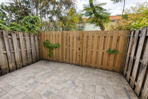 Condo in Wilton Manors, Florida, 2 bedrooms  № 2381814 - photo 2