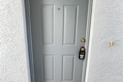 Adosado en alquiler en Tampa, Florida, 3 dormitorios, 126.72 m2 № 1918491 - foto 2