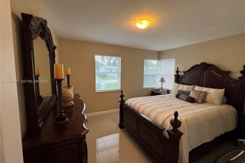 House in Pompano Beach, Florida 3 bedrooms, 106.28 sq.m. № 2057145 - photo 15