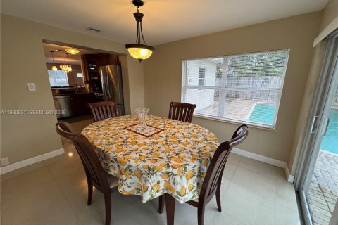 House in Pompano Beach, Florida 3 bedrooms, 106.28 sq.m. № 2057145 - photo 9