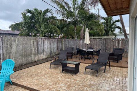 House in Pompano Beach, Florida 3 bedrooms, 106.28 sq.m. № 2057145 - photo 21