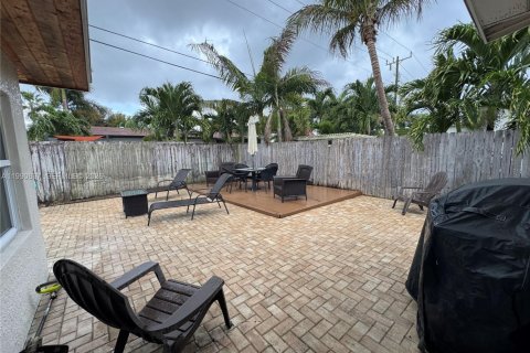 House in Pompano Beach, Florida 3 bedrooms, 106.28 sq.m. № 2057145 - photo 18