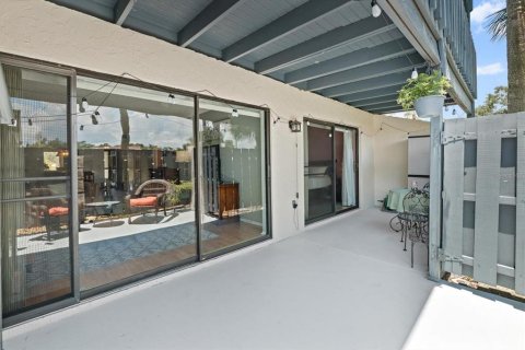 Condo in Sarasota, Florida, 2 bedrooms  № 1856240 - photo 17