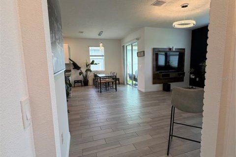 Casa en venta en New Smyrna Beach, Florida, 4 dormitorios, 175.68 m2 № 1815527 - foto 8