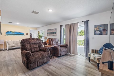House in Palm Coast, Florida 3 bedrooms, 119.38 sq.m. № 1914331 - photo 5