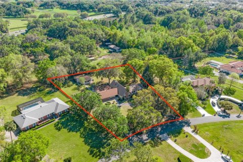 House in Ocala, Florida 5 bedrooms, 402.55 sq.m. № 1587501 - photo 6