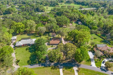 House in Ocala, Florida 5 bedrooms, 402.55 sq.m. № 1587501 - photo 8