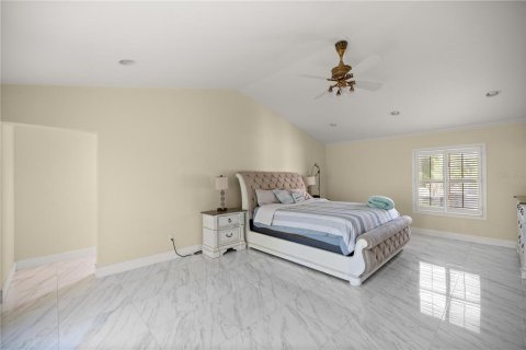 House in Ocala, Florida 5 bedrooms, 402.55 sq.m. № 1587501 - photo 30