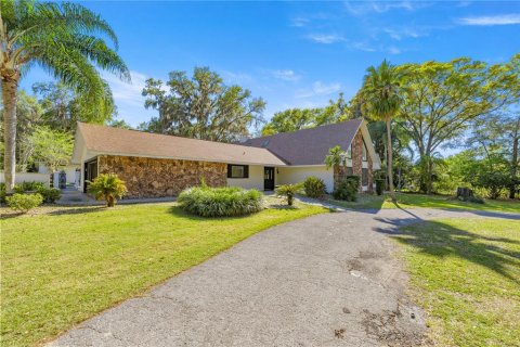 House in Ocala, Florida 5 bedrooms, 402.55 sq.m. № 1587501 - photo 4