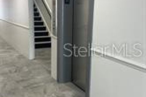 Propiedad comercial en alquiler en Orlando, Florida, 1292.36 m2 № 1829498 - foto 3