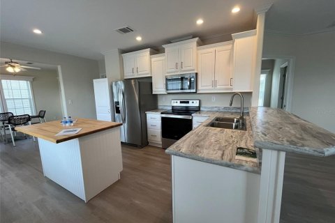 Apartment in Lake Suzy, Florida 2 bedrooms, 132.48 sq.m. № 1782194 - photo 4