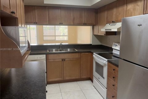 Townhouse in Plantation, Florida 3 bedrooms, 124.49 sq.m. № 2075323 - photo 7