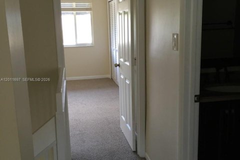 Townhouse in Plantation, Florida 3 bedrooms, 124.49 sq.m. № 2075323 - photo 18