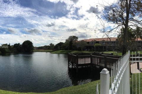 Townhouse in Plantation, Florida 3 bedrooms, 124.49 sq.m. № 2075323 - photo 3