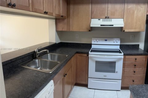 Townhouse in Plantation, Florida 3 bedrooms, 124.49 sq.m. № 2075323 - photo 6