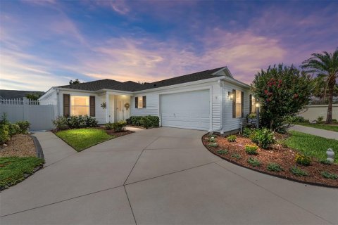 Casa en The Villages, Florida 3 dormitorios, 183.76 m2 № 2205595