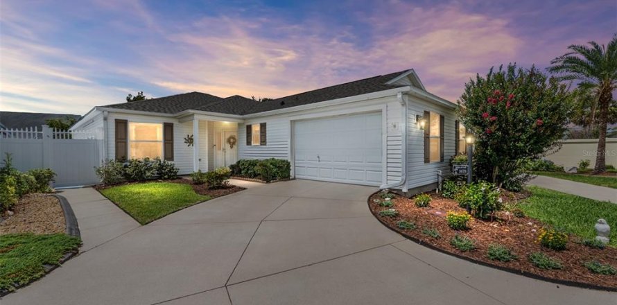 Casa en The Villages, Florida 3 dormitorios, 183.76 m2 № 2205595