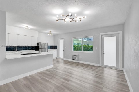 Appartement à louer à Bay Harbor Islands, Floride: 1 chambre, 1976.22 m2 № 1926448 - photo 7