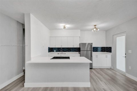 Appartement à louer à Bay Harbor Islands, Floride: 1 chambre, 1976.22 m2 № 1926448 - photo 10