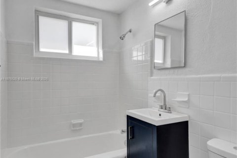 Appartement à louer à Bay Harbor Islands, Floride: 1 chambre, 1976.22 m2 № 1926448 - photo 17