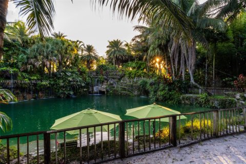 Купить виллу или дом в Майами, Флорида 3 спальни, 238.2м2, № 1964895 - фото 19