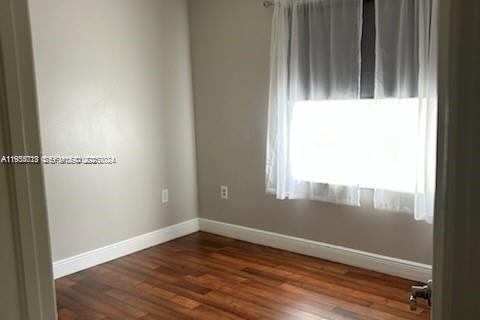 Casa en alquiler en Miami, Florida, 3 dormitorios, 146.51 m2 № 1993130 - foto 7