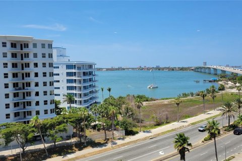 Condo in Sarasota, Florida, 2 bedrooms  № 1777523 - photo 12