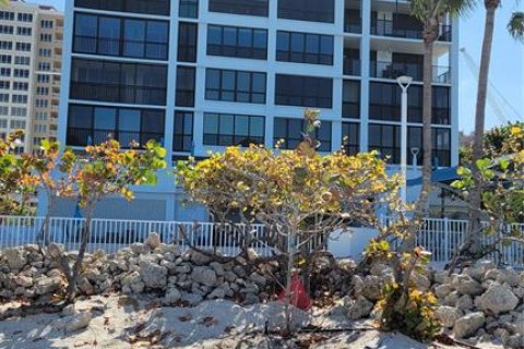 Condo in Sarasota, Florida, 2 bedrooms  № 1777523 - photo 27