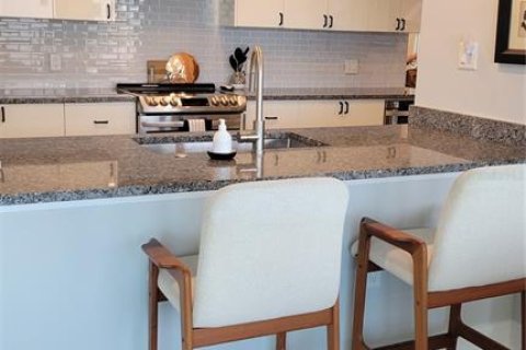Condo in Sarasota, Florida, 2 bedrooms  № 1777523 - photo 6