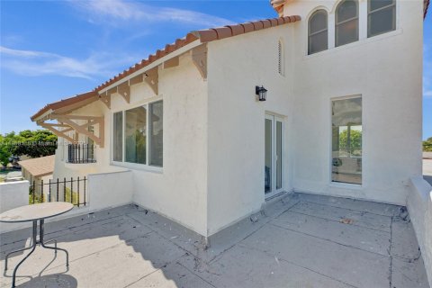 Villa ou maison à vendre à North Miami Beach, Floride: 4 chambres, 243.31 m2 № 1934850 - photo 27