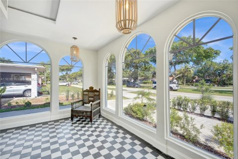 Villa ou maison à vendre à North Miami Beach, Floride: 4 chambres, 243.31 m2 № 1934850 - photo 7