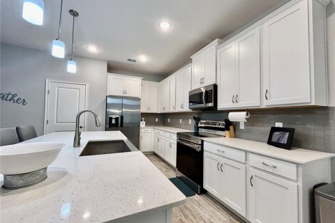 House in Davenport, Florida 4 bedrooms, 247.21 sq.m. № 1835309 - photo 13