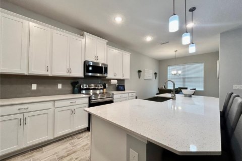 House in Davenport, Florida 4 bedrooms, 247.21 sq.m. № 1835309 - photo 10